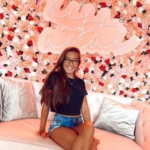 Meet your Posher, Gina